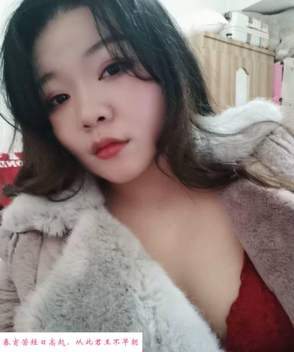 中山世纪广场大奶少妇 第1张