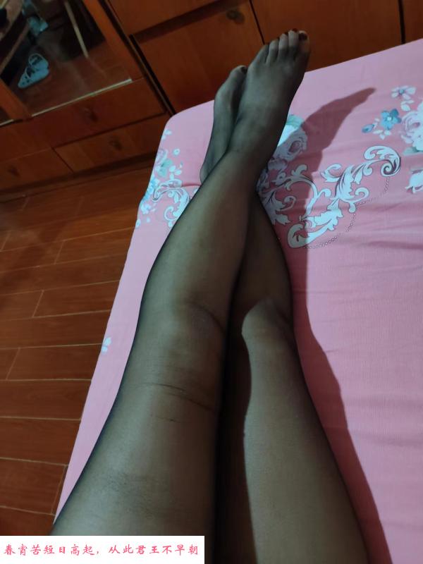 黑丝骚熟女 第2张