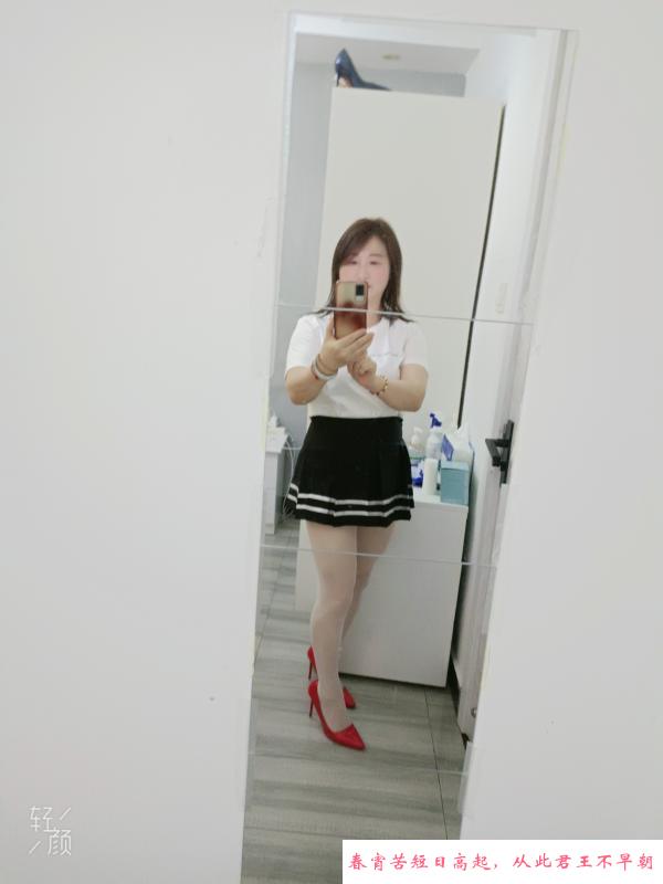 闵行潮喷三通少妇 第2张