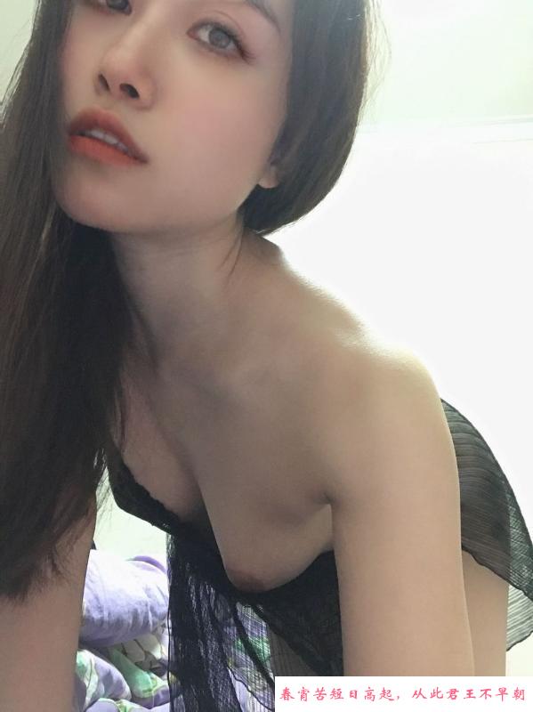 翘臀骚女深喉妹 第2张