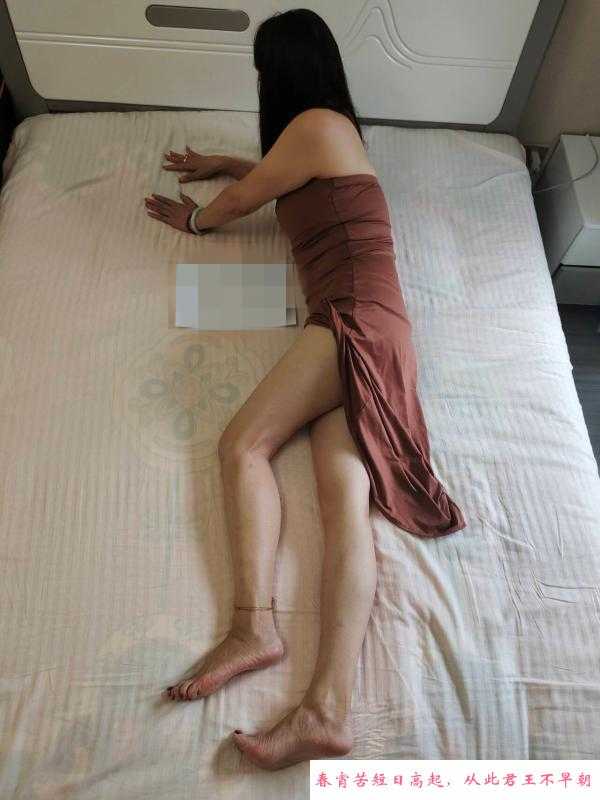 鑫恒广场长腿少妇 第1张