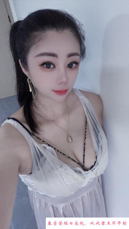 天河巨乳金莲 第1张