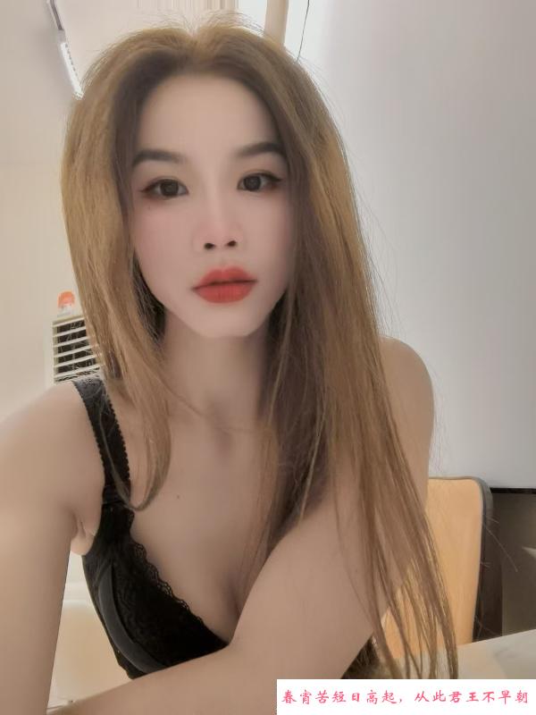 深喉湿吻拉丝活好 第1张