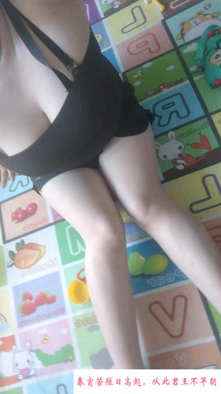 铁西吃奶少妇 第2张