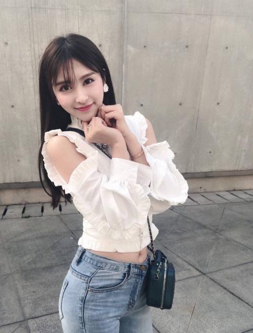 验证兼职学妹手法娴熟十分舒服 第2张