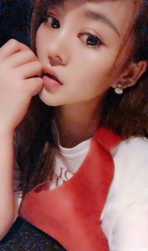 验证一个年轻嫩妹，小穴很紧 第1张