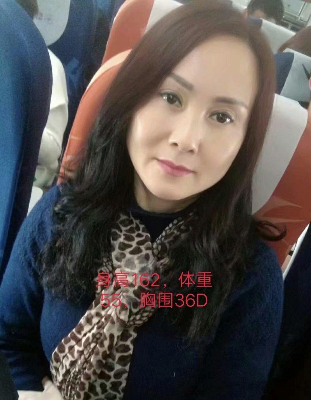 西门外漂亮熟女 第3张
