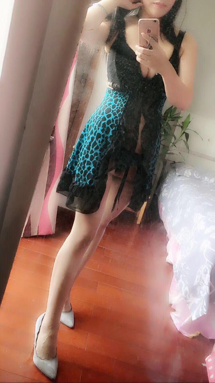 约个熟女还一波三折的，2个熟女都很骚 第2张
