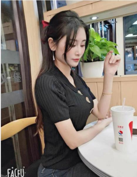 荔湾区临学:人美大奶好气质,服务超骚态度好 第2张