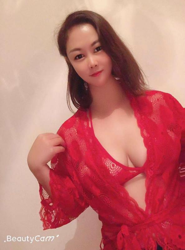 白云大胸 第2张