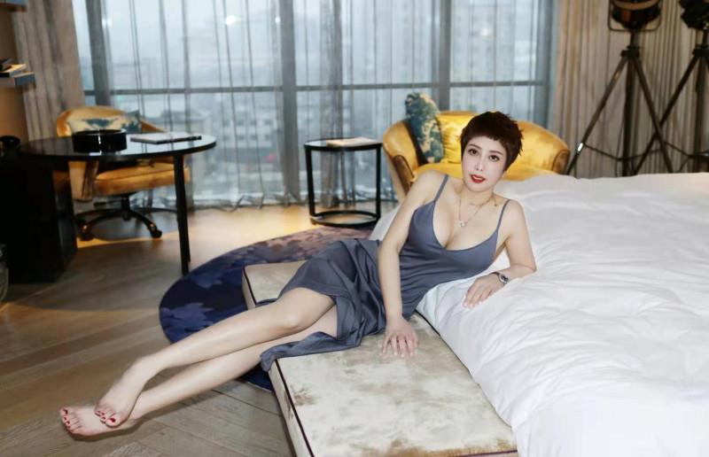 风韵犹存少妇静姐 第3张