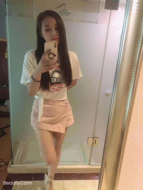 约会草房小玲子 第1张