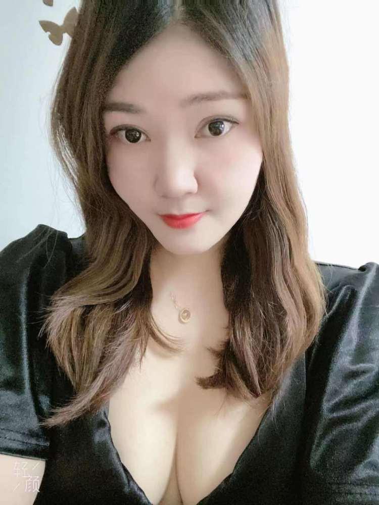 金色名郡熟女 第1张