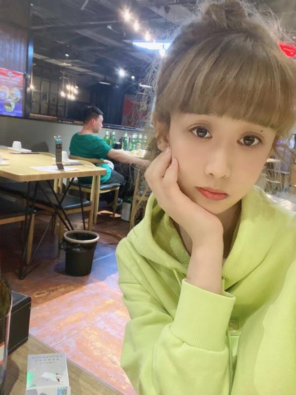 小巧玲珑的一个妹子 第2张
