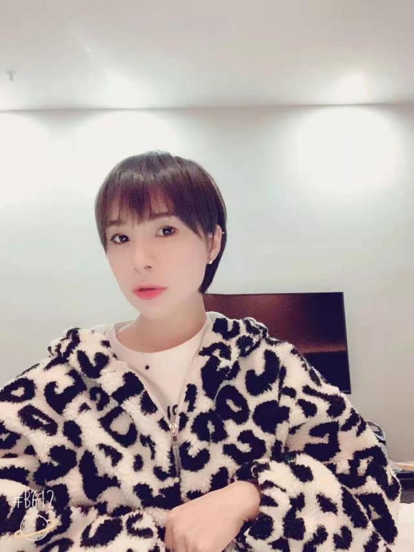 短发气质小姐姐 第2张
