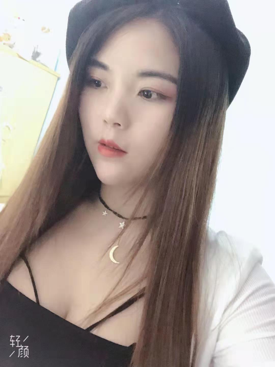 昆山花桥高颜值小妹千百度 第1张
