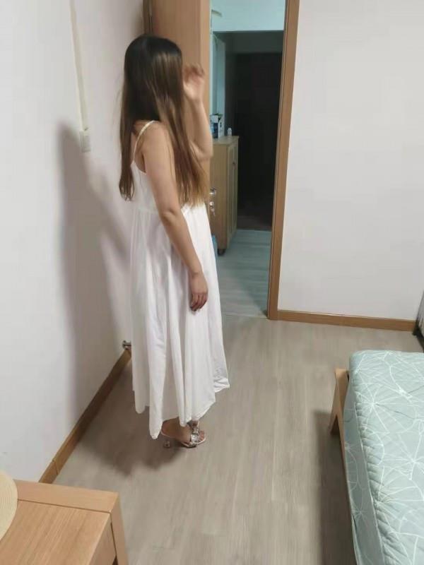 爱看书的知性女孩 第1张