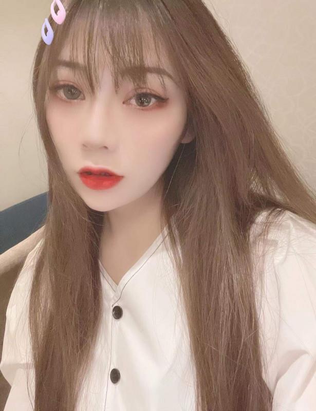 小白身材颜值不错 第3张