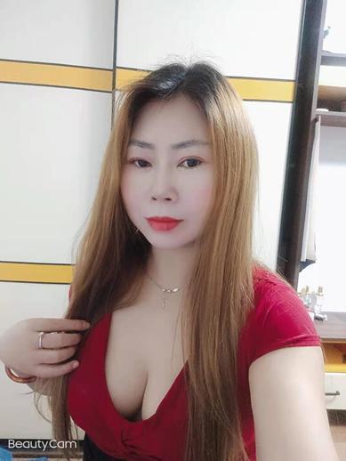 胸大泻火少妇 第1张