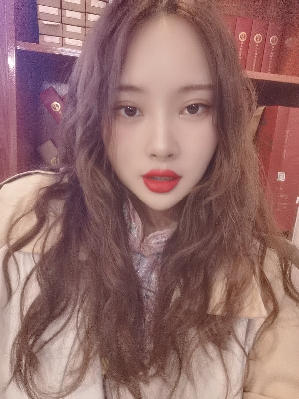 嫩嫩的宝藏女孩 第1张