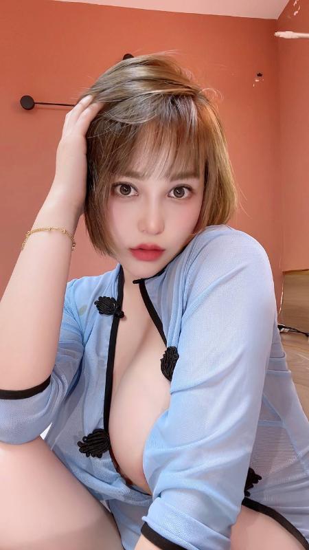 肤白貌美大胸妹 第1张