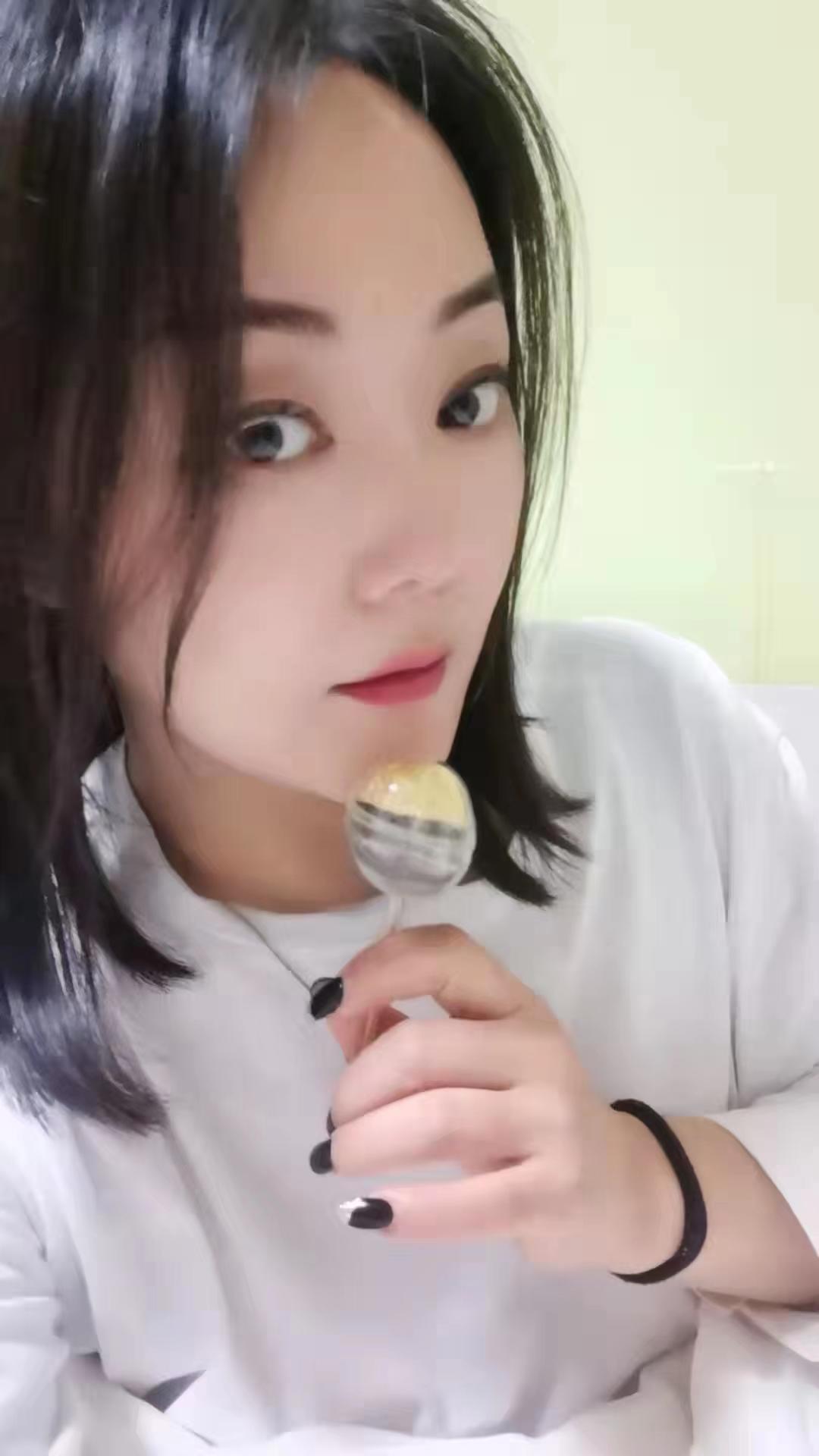 和楼凤做爱差点没戴套,引以为戒切勿动情 第1张