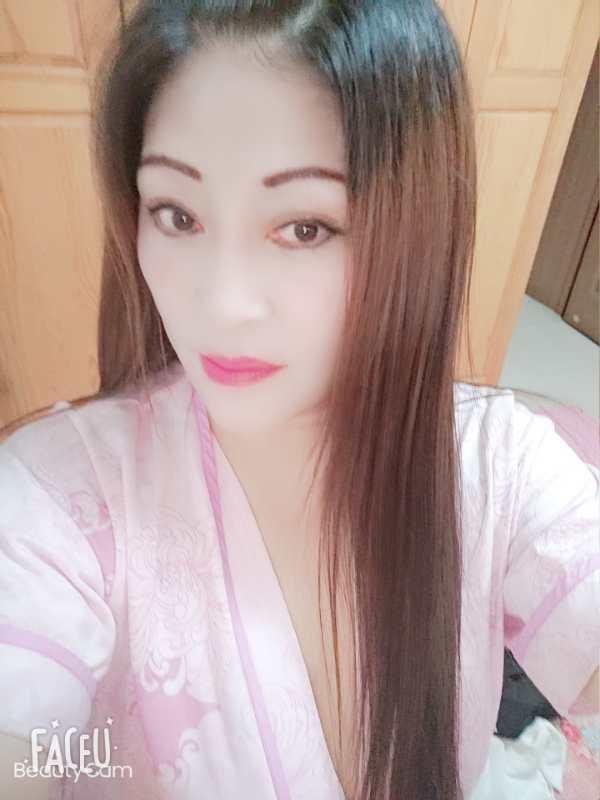 服务很到位，很泻火的一个熟女 第1张