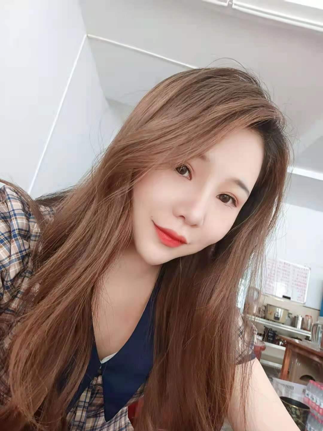 火辣身材少妇小姐姐 第3张