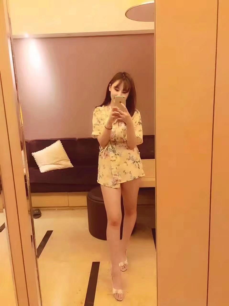 身材也不错的颜值高的妹子 第1张