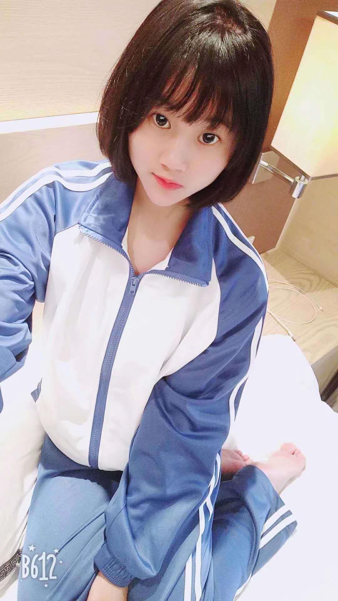00后小萝莉,娇小玲珑,服务到位 第1张