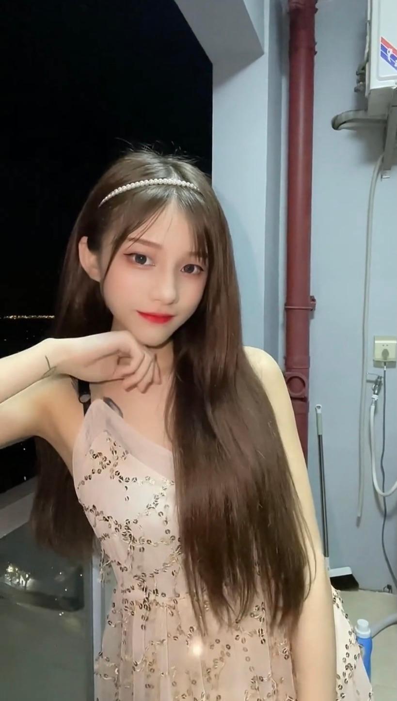 成华区00年小妹 第1张