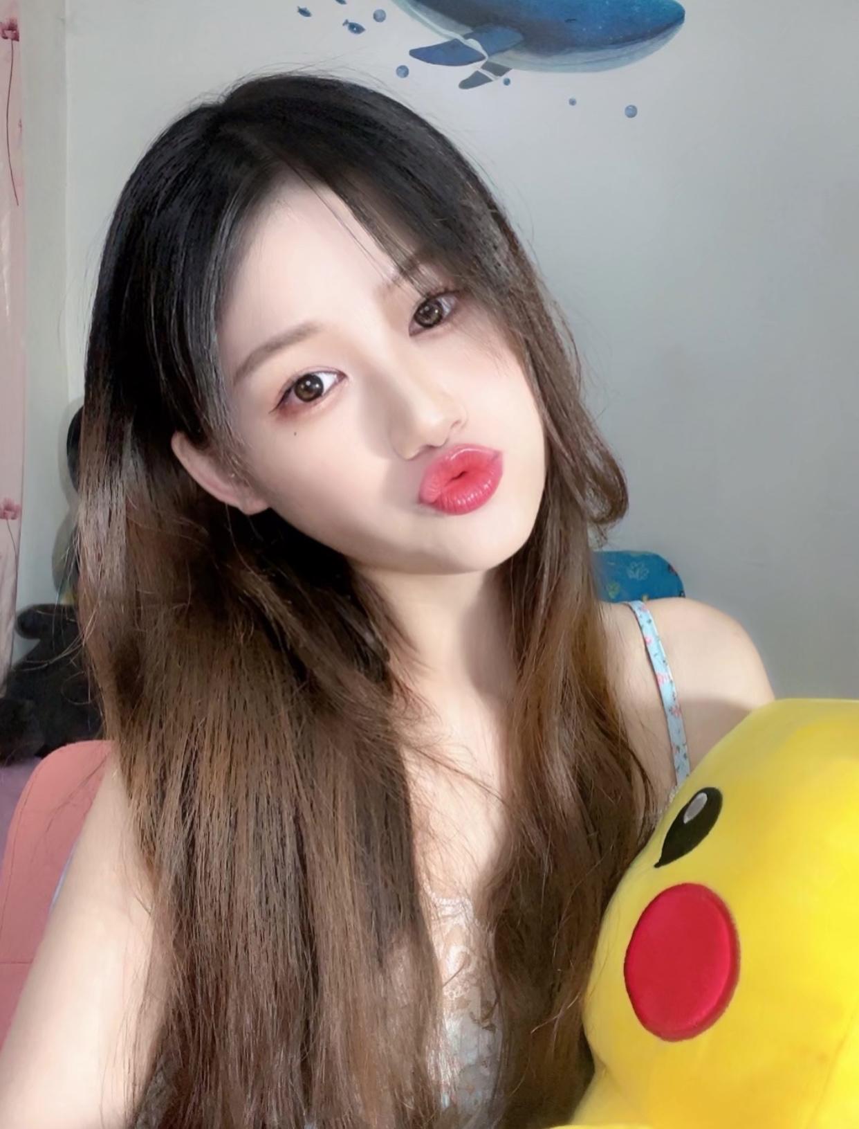 澄湖中路上的水嫩的小妹,少女感十足 第1张