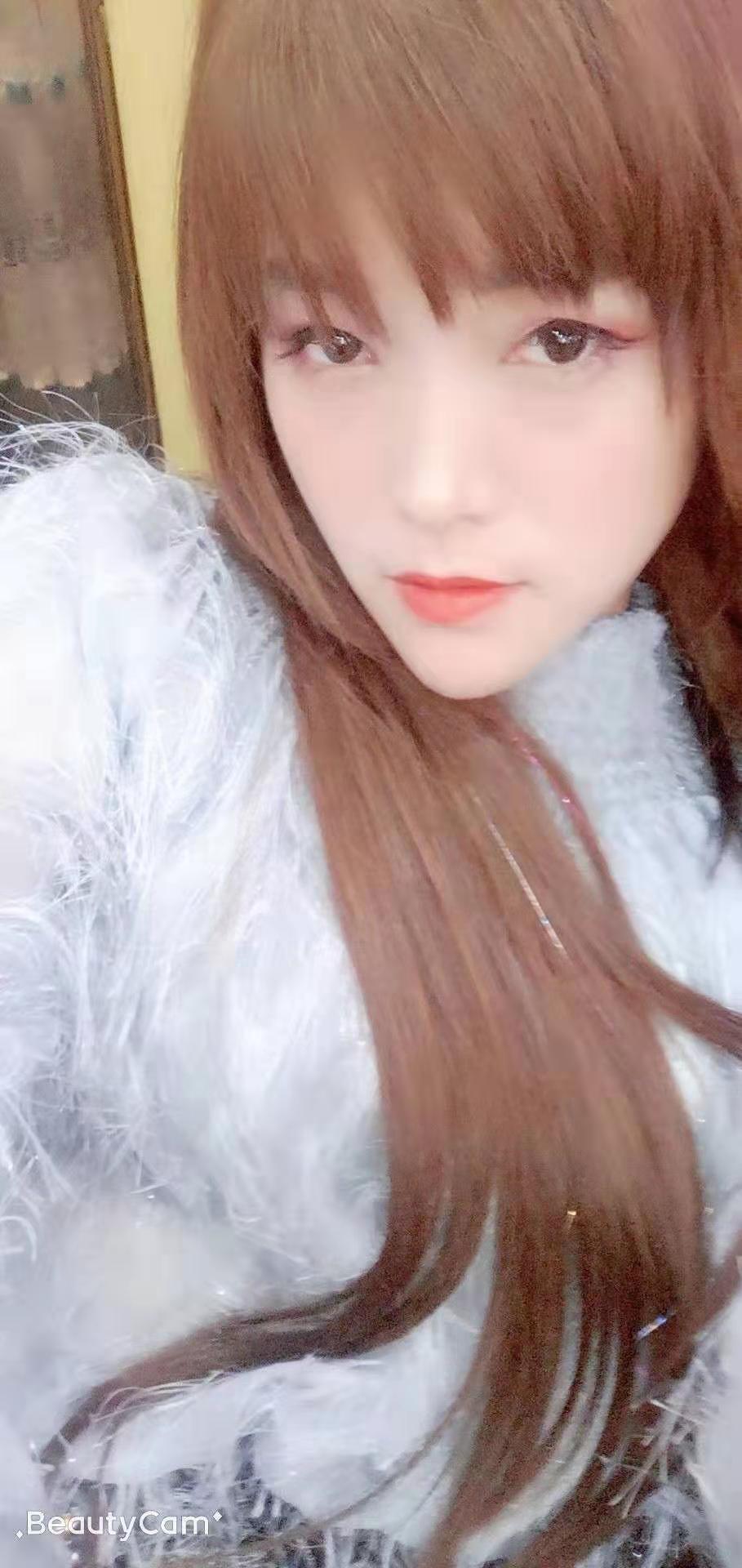 挺年轻的妹子，很健谈 第2张