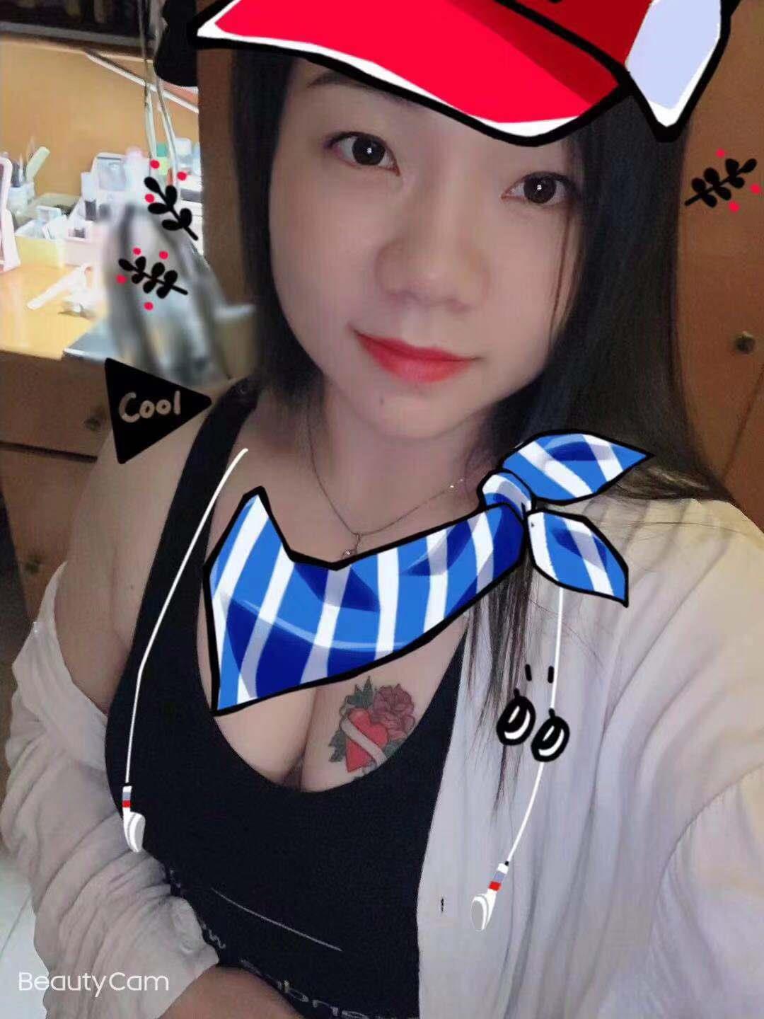 番禺洛溪地铁站附近妹子 第3张