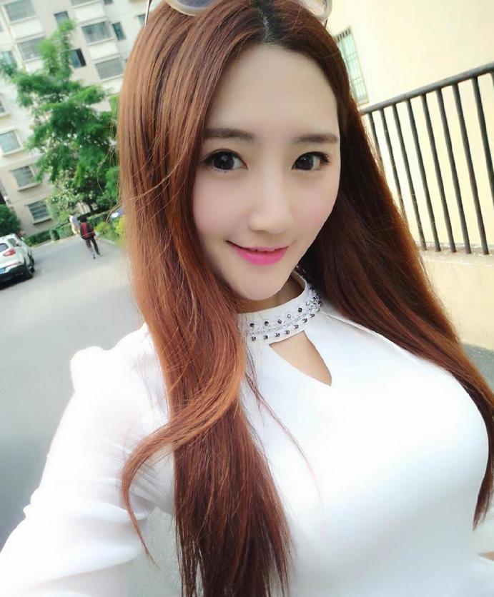 体验甜七七兼职学妹，风骚无敌，胸大屁股大，特别的会撩 第1张