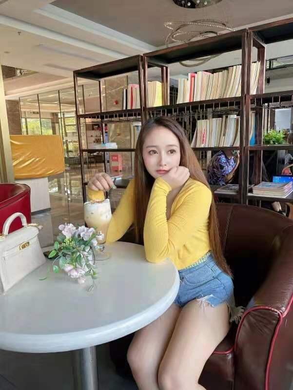 固戍翘臀贝贝，大力后入叫声不要太爽 第1张