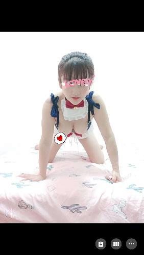 童颜巨乳妹子 第4张