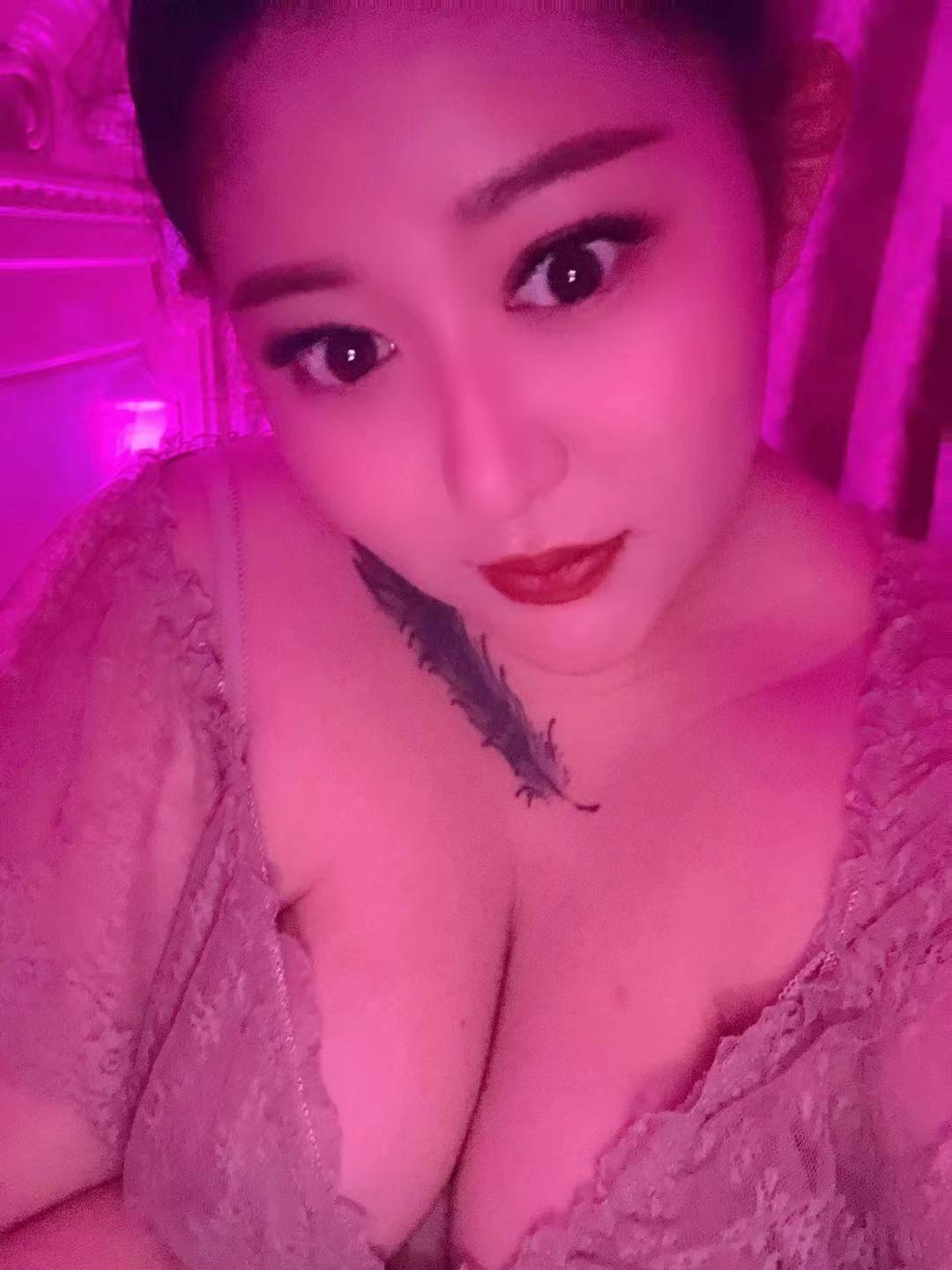平乐园年轻东北妹子，大胸大屁股，可轻微SM，可3通 第1张