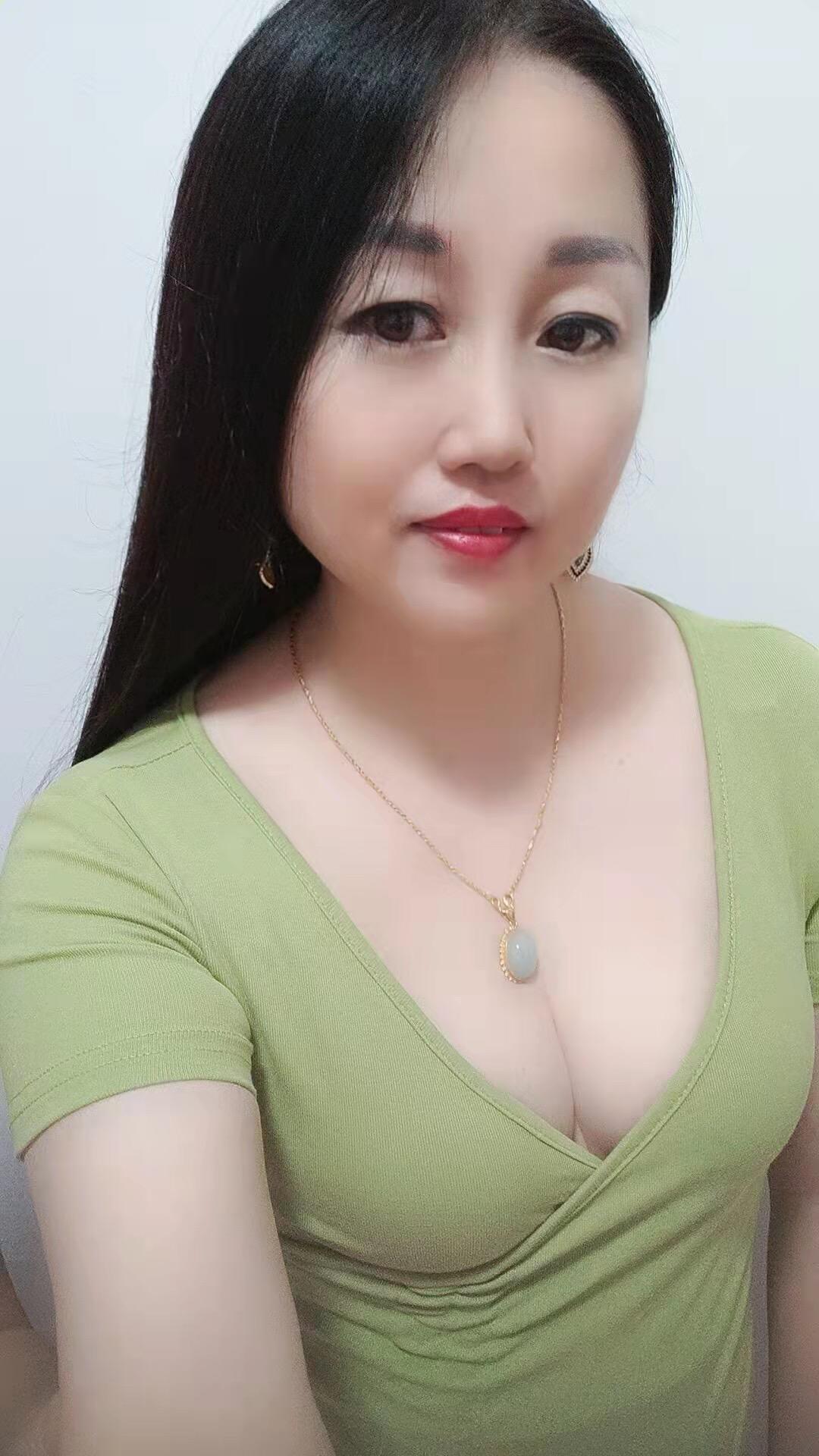 大奶骚少妇，后入舒服肉肉的 第3张