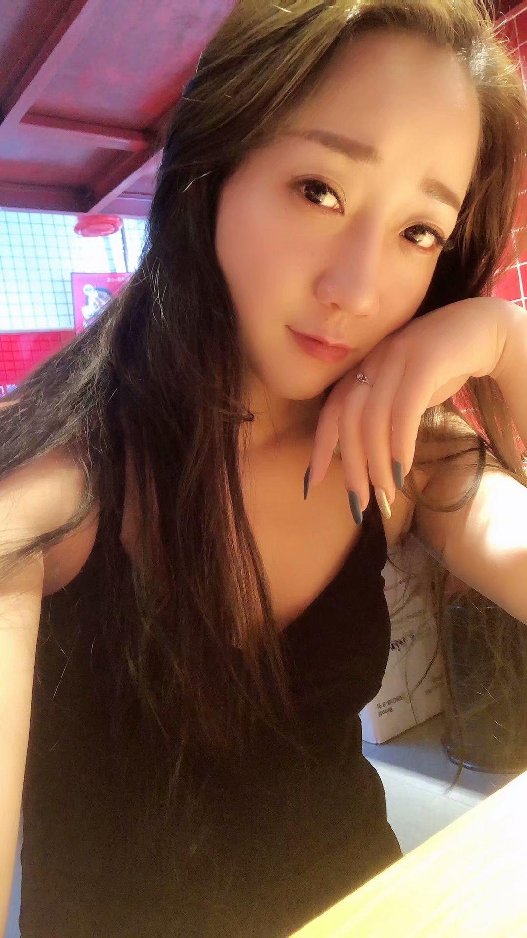 今天约到一个刚下水的妹子 第1张