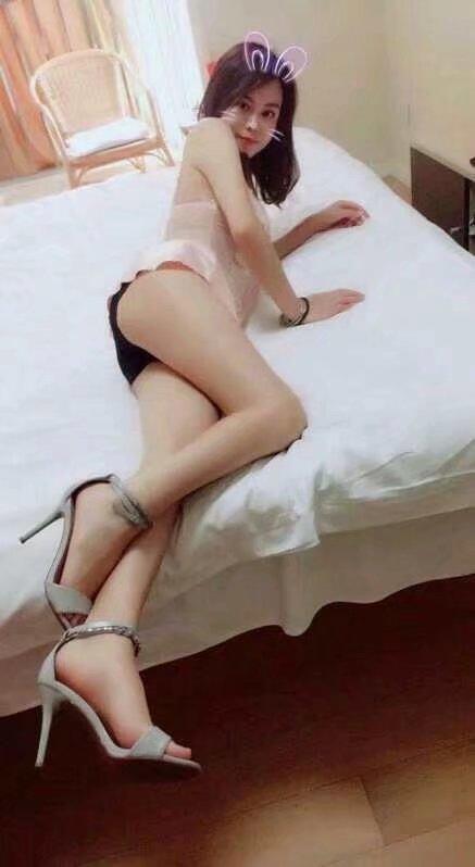 跟风帝都波霸美女依依，吹萧舔蛋招架不住 第3张