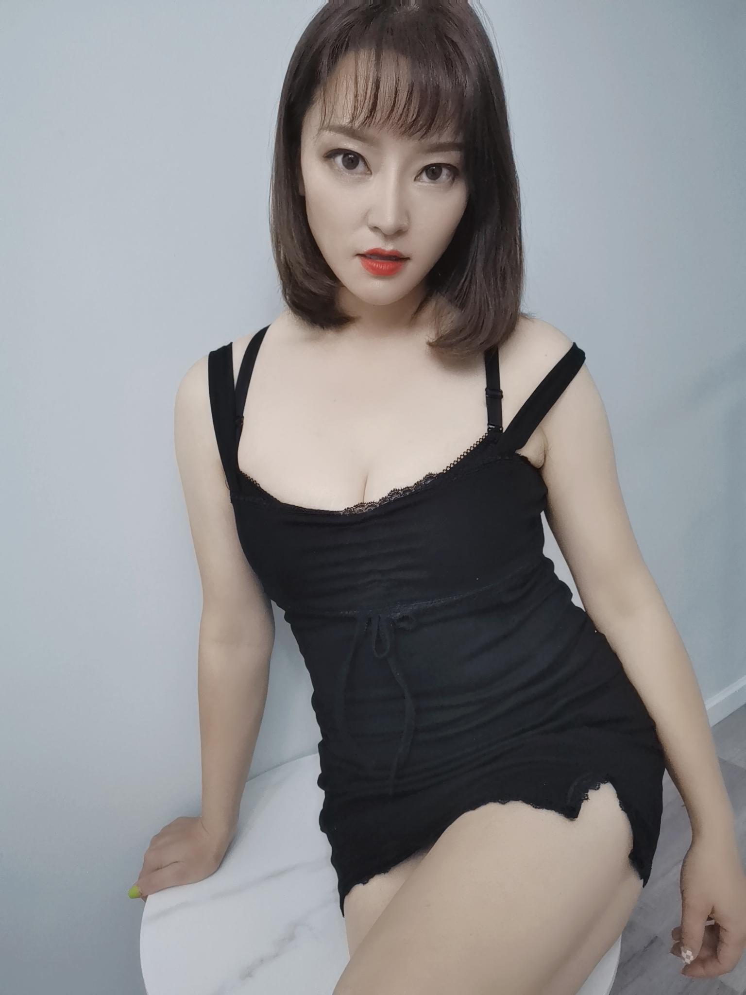 刚到京的成都女孩，苗条性感扛着操抱着操都行 第3张